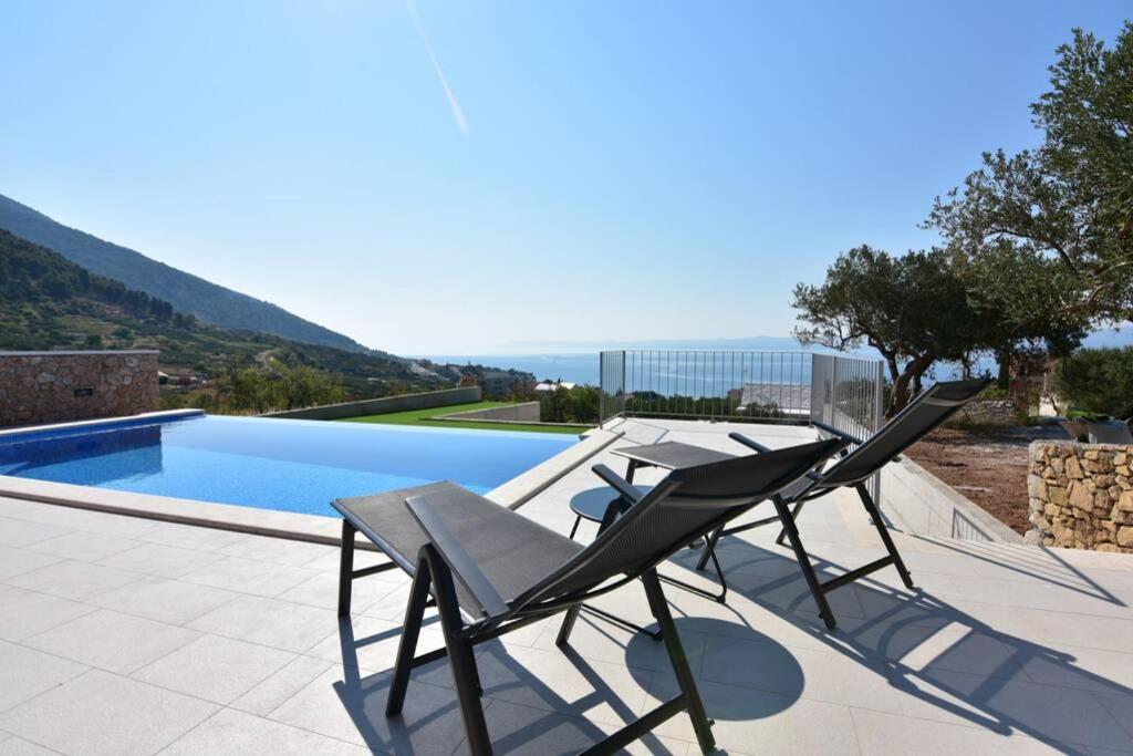 Villa Katarina - Infinity Pool With Amazing View Bol Eksteriør bilde