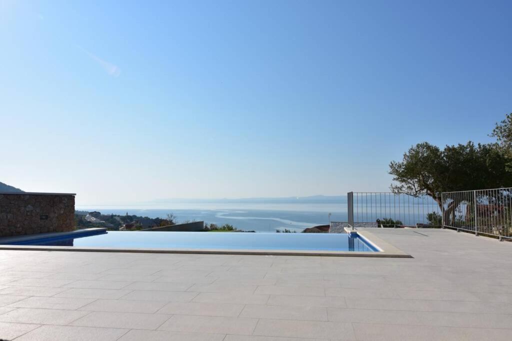 Villa Katarina - Infinity Pool With Amazing View Bol Eksteriør bilde