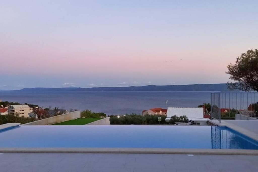 Villa Katarina - Infinity Pool With Amazing View Bol Eksteriør bilde